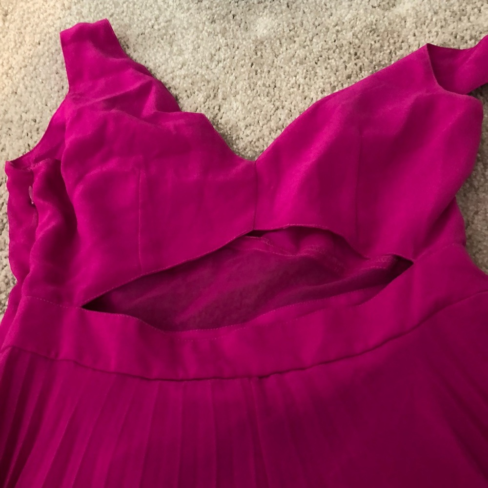 NWT ASOS Pleated V Neck Cut Out Back Mini Dress - Picture 7 of 8